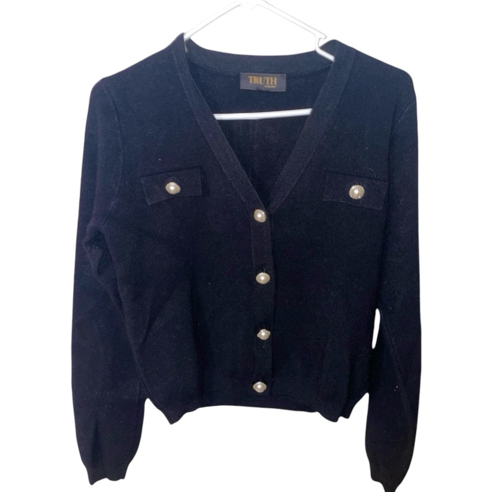 NWOT TRUTH by Republic Black Cropped with Pearl Buttons & Pockets🖤